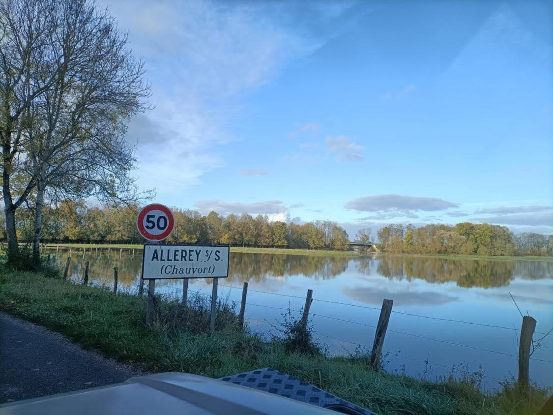 Les Annexes Villa Verdun-sur-le-Doubs Eksteriør billede